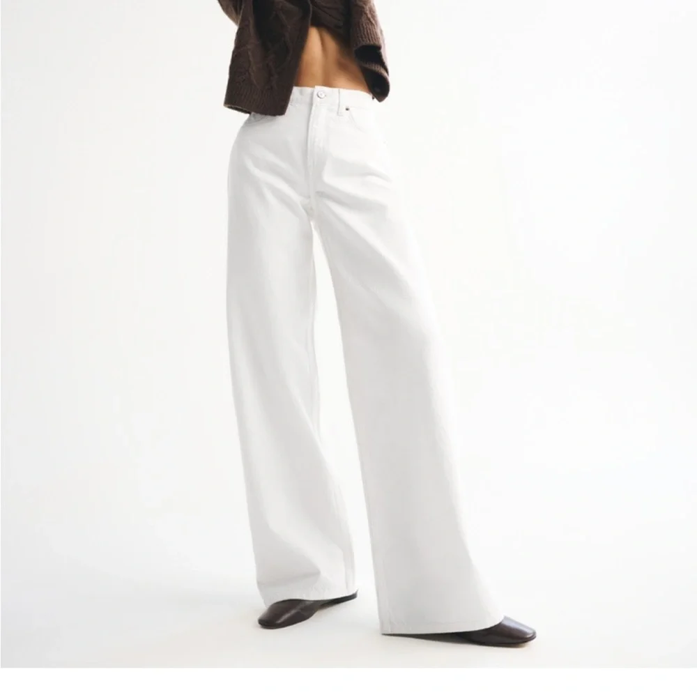 Abercrombie and Fitch High Rise Wide Leg Jean white size 32 long NWT - Picture 1 of 13